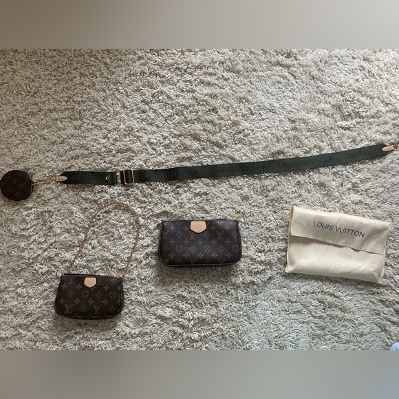 F*KE LV BAG SET. Like new, no scratches,marks,or any signs of wear! - Picture 1 of 9